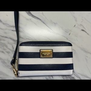 Michael Kors Wristlet Wallet